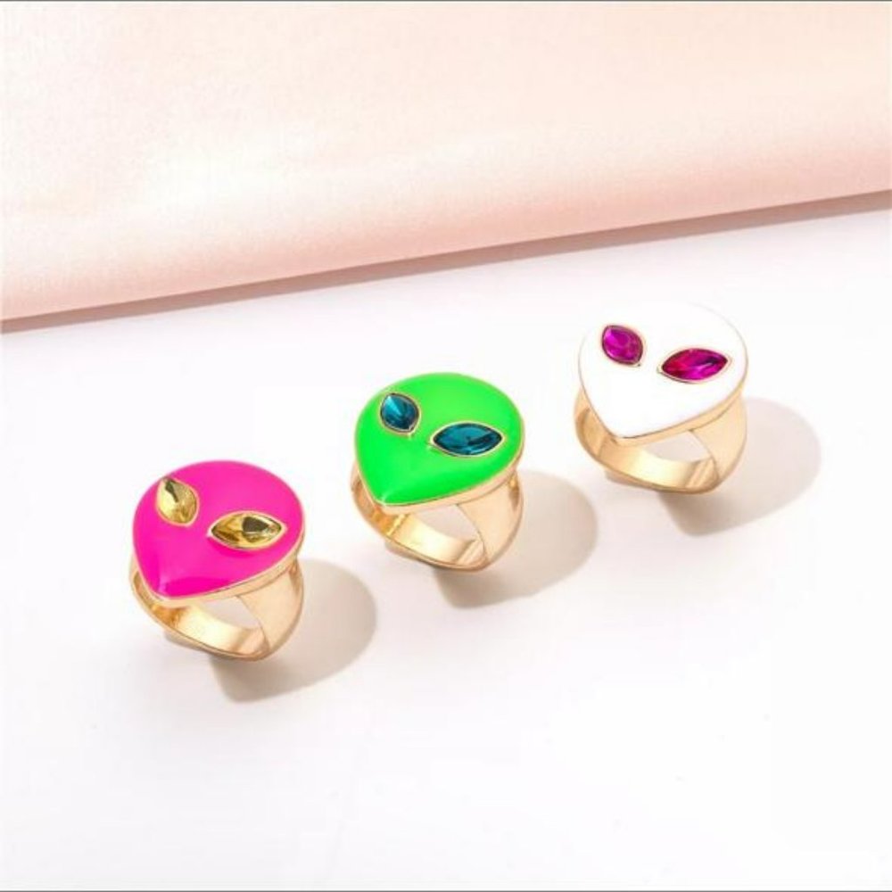 "Alien" ring 👽 - Picture 3 of 7